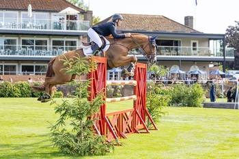 Sampson steals the show in Derby Tankard